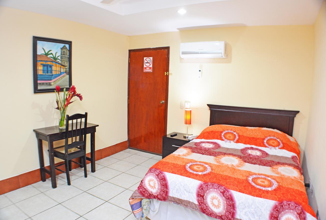 Hotel Plaza Cosiguina Chinandega Zewnętrze zdjęcie